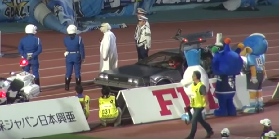 Speeding Japanese Doc Brown's DeLorean gets pulled over by a Nissan Skyline police car (video) article image