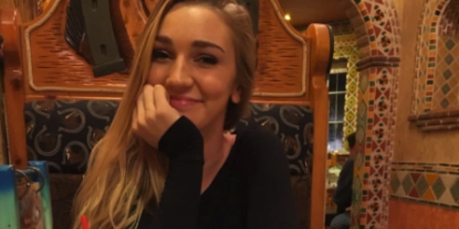 Dude goes on Tinder date with viral star... article image