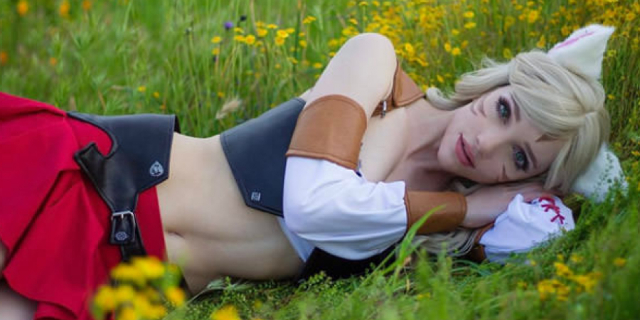 Lyz Brickley might just be the sexiest cosplayer on the planet article image