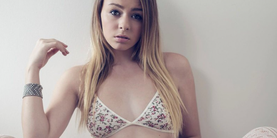 Babe Of The Day: Alex Blake article image