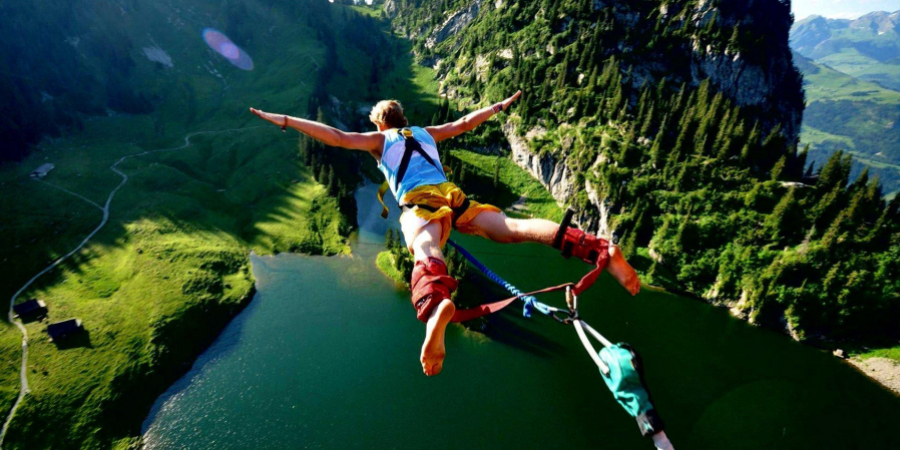 When bungee jumping goes horribly wrong article image