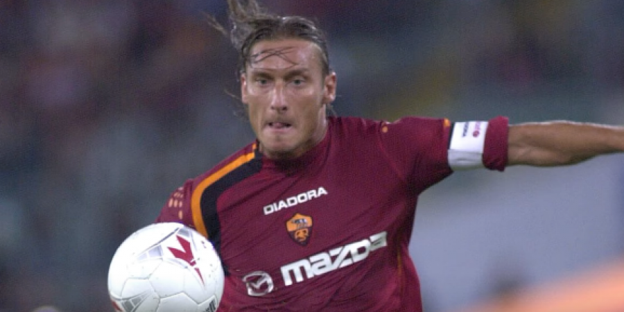 Tributes pour in as Francesco Totti leaves Roma article image