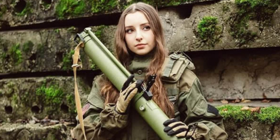 Meet the worlds sexiest military cosplayer article image