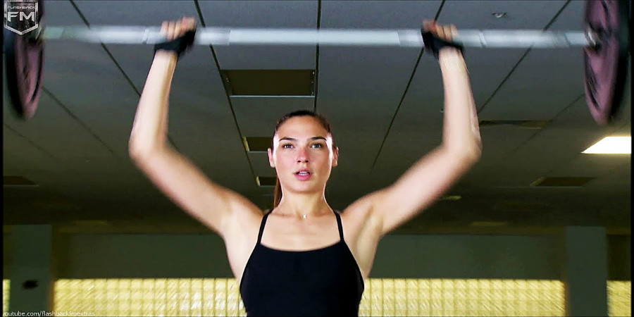 Gal Gadot's training for 'Wonder Woman' shows off her perfect body article image