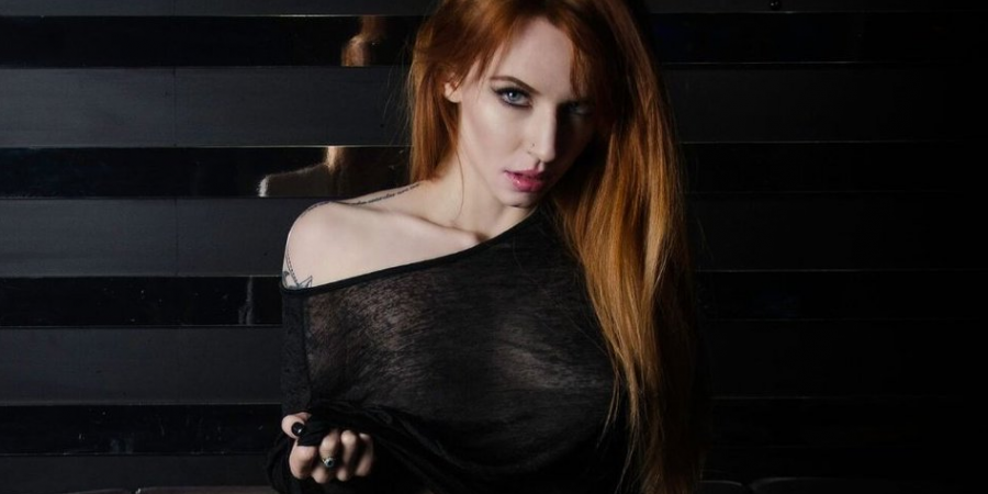 Babe Of The Day: Rouge Suicide article image
