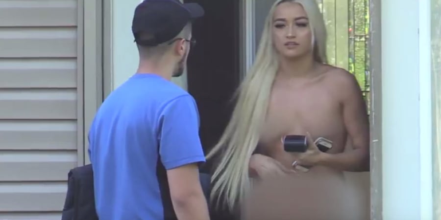 Hot girl answers door to delivery guy totally naked! article image
