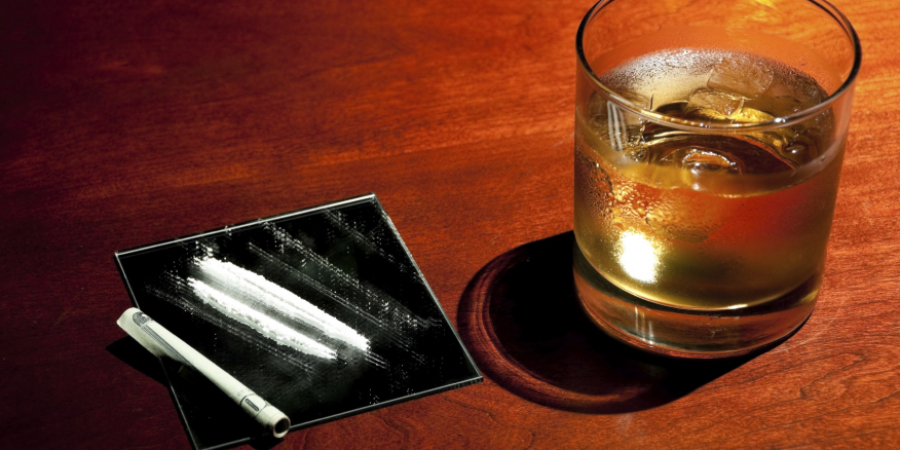 Study finds that drinking alcohol really makes you crave cocaine article image