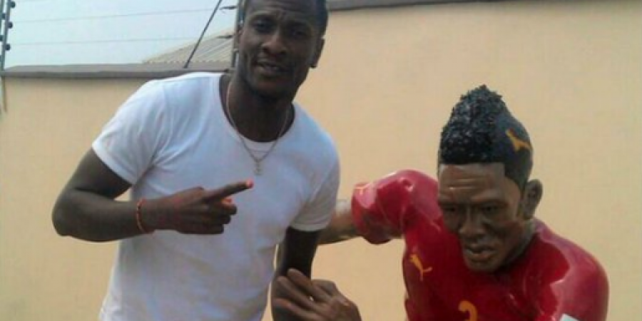 Now Asamoah Gyan's got himself a dodgy statue too! article image