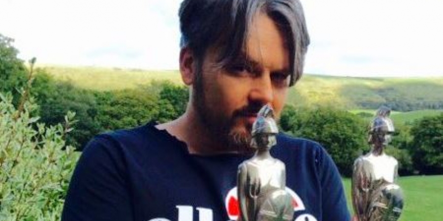 S Club 7's Paul Cattermole relists Brit Award on eBay after bidder fails to pay up article image