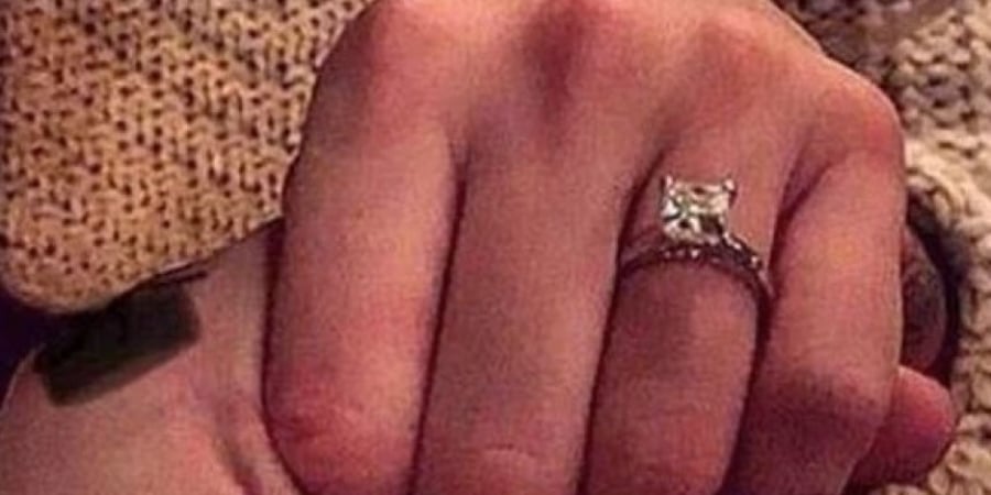 Guy proposed to his girlfriend by hiding the ring in his penis & people are confused! article image