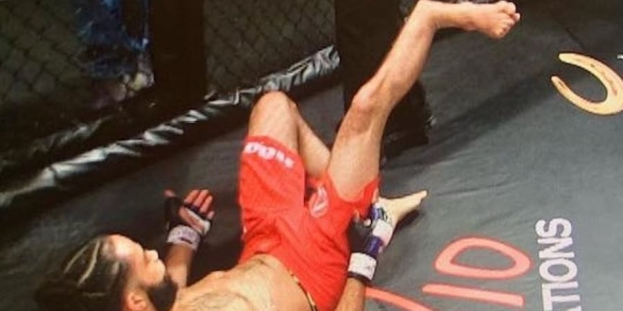 MMA fighter suffers brutal leg snap during fight! article image