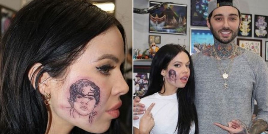 Singer Kelsy Karter gets Harry Styles' face tattooed on her cheek article image