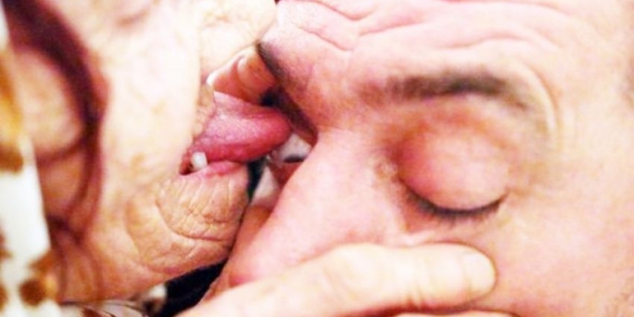 This Bosnian granny will lick your eyeball for 10 Euros! article image