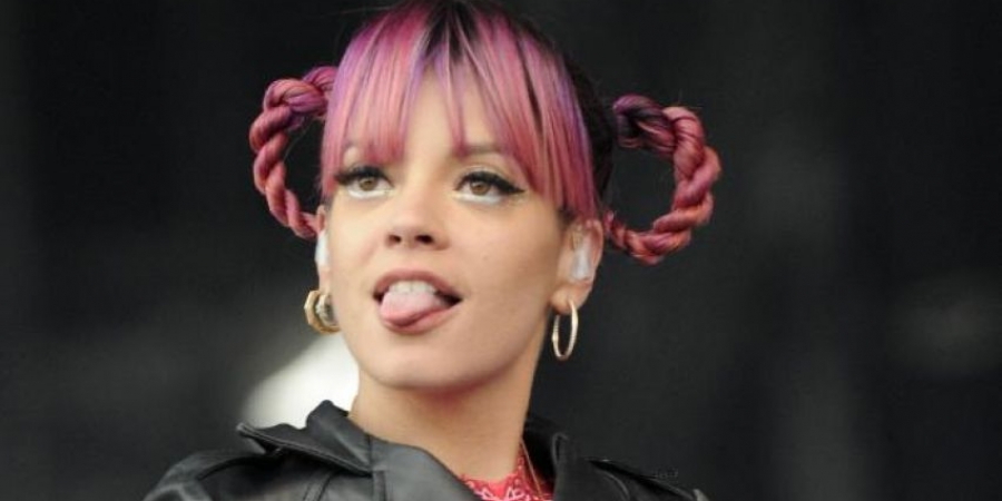 Lily Allen reveals she hired female whilst escorts on tour! article image