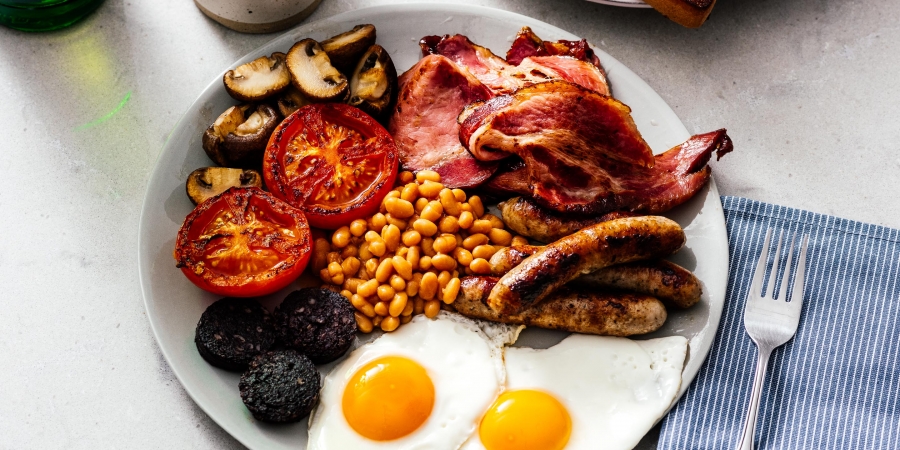 NHS surgeon reckons we all need to start our day with a Full English Breakfast! article image