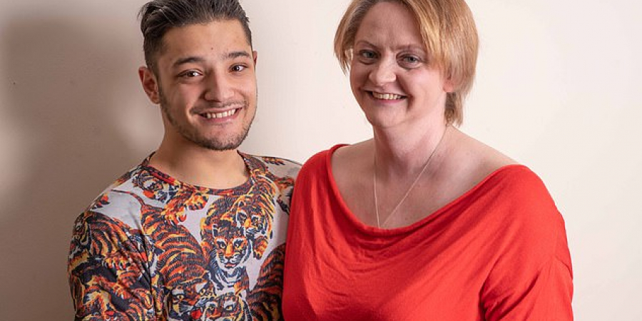Unemployed mum falls for son's 18-year-old best mate article image